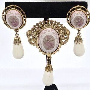 1928 Elegant Gold and Cream Jewelry Set Brooch And Earrings Vintage Estate